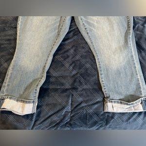 Signature Capris by Levi Strauss